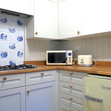 שרבורן Charming Cottage In The Heart Of Sherborne מראה חיצוני תמונה